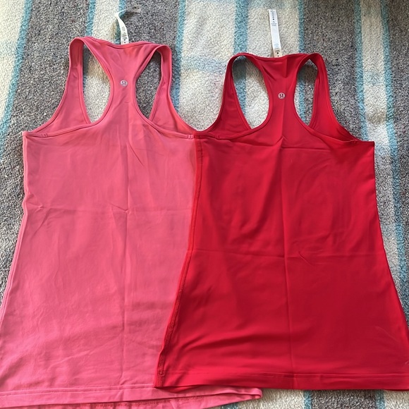 Women’s size 6 Lululemon tank tops - Picture 5 of 5